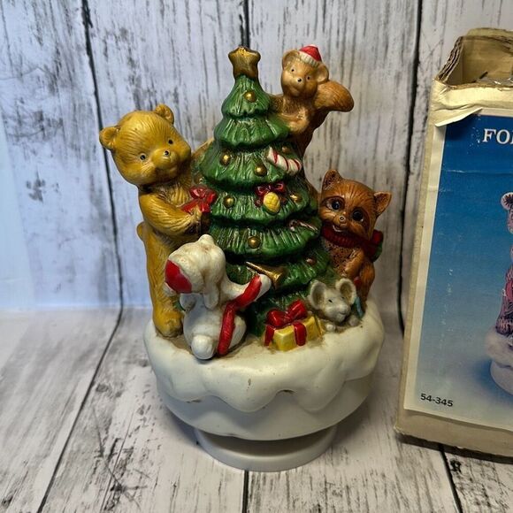 Vintage Musical Forest Friends Rotating Figurine For Christmas Around The World - Picture 2 of 9